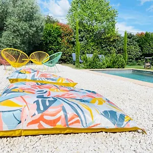 https://villa-luberon-saint-saturnin-les-apt.fr-provencehotel.com